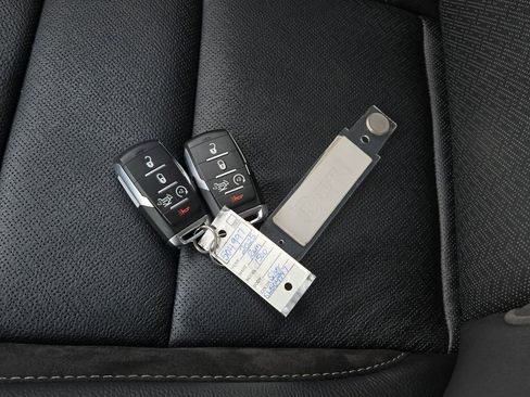 Used 2025 RAM 1500 Laramie w/ Sport Appearance Package AWD/4WD image 13