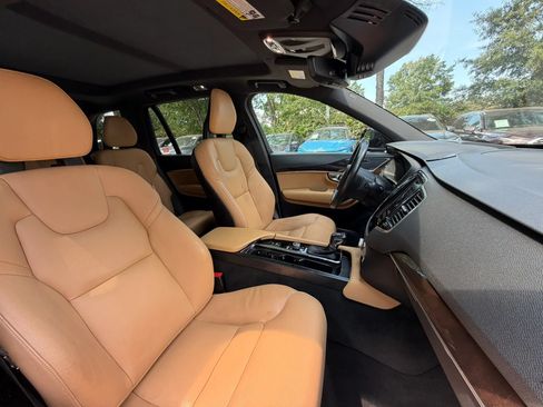 Used 2017 Volvo XC90 T6 Momentum w/ Vision Package AWD/4WD image 9