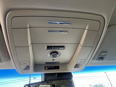 Used 2018 GMC Yukon Denali image 9