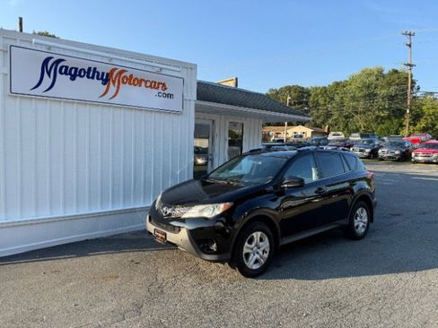 Used 2015 Toyota RAV4 LE image 11