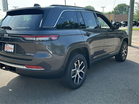 New 2025 Jeep Grand Cherokee Limited w/ Trailer Tow Package image 8