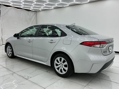 Used 2021 Toyota Corolla LE FWD image 12