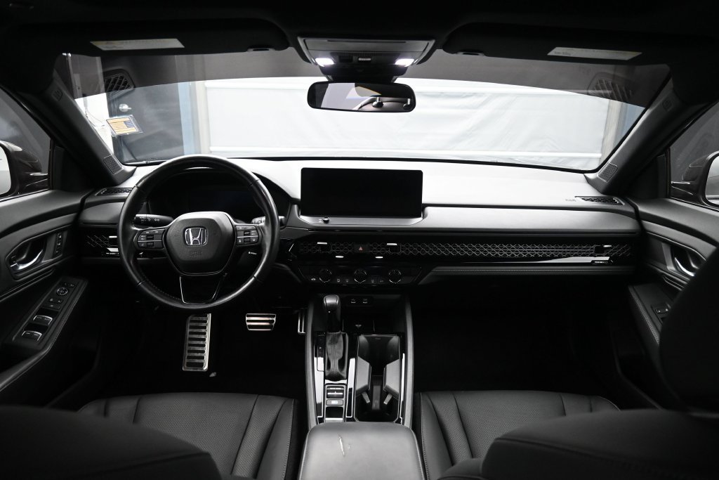 Used 2025 Honda Accord Sport image 23