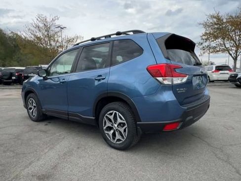 Used 2020 Subaru Forester Premium AWD/4WD image 6