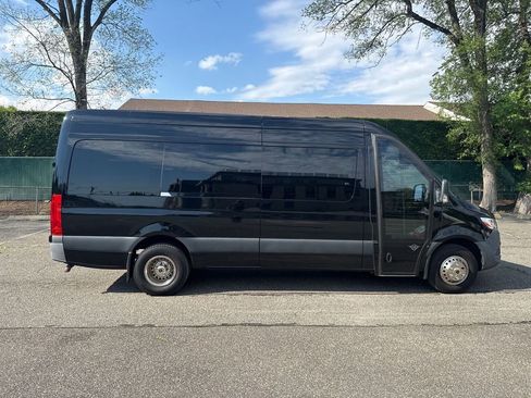 Used 2021 Mercedes-Benz Sprinter 3500 image 9