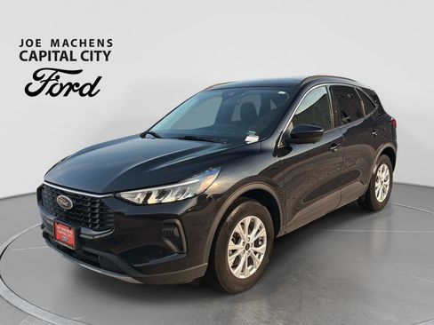 Used 2023 Ford Escape Active w/ Tech Pack #2 AWD/4WD image 9