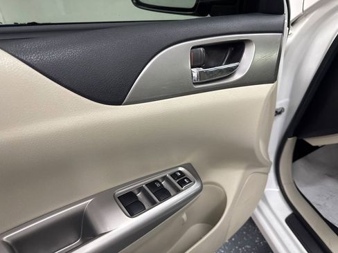 Used 2010 Subaru Impreza 2.5i image 10