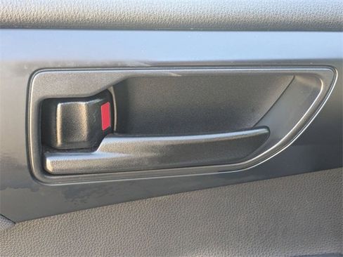 Used 2023 Toyota Highlander LE image 13