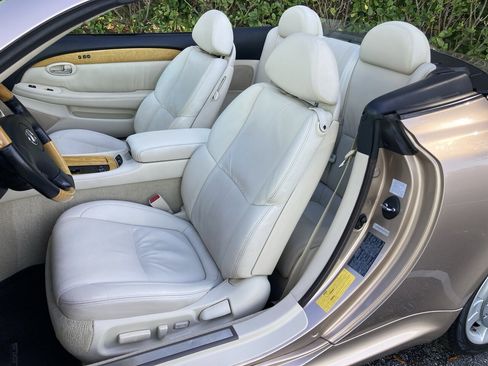 Used 2004 Lexus SC 430 Convertible image 15