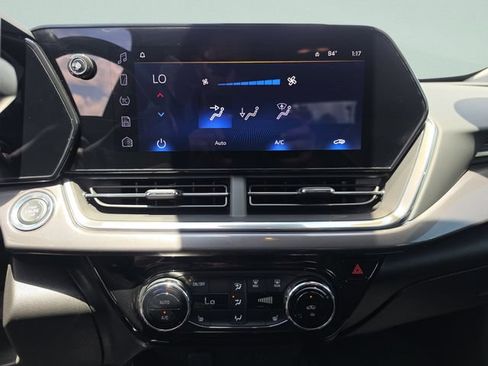 Used 2025 Chevrolet Trax ACTIV FWD image 31