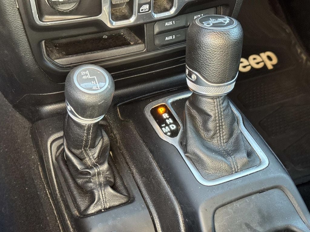 Used 2018 Jeep Wrangler Unlimited Sport S AWD/4WD image 36