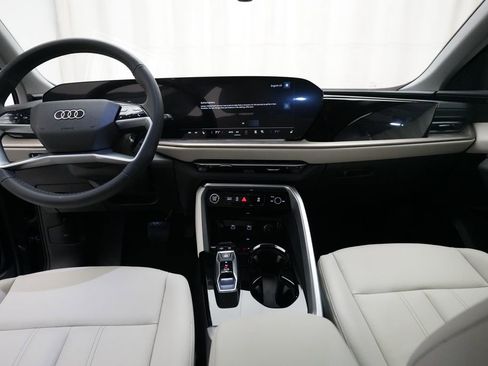 Used 2025 Audi Q5 Premium w/ Convenience Package image 5