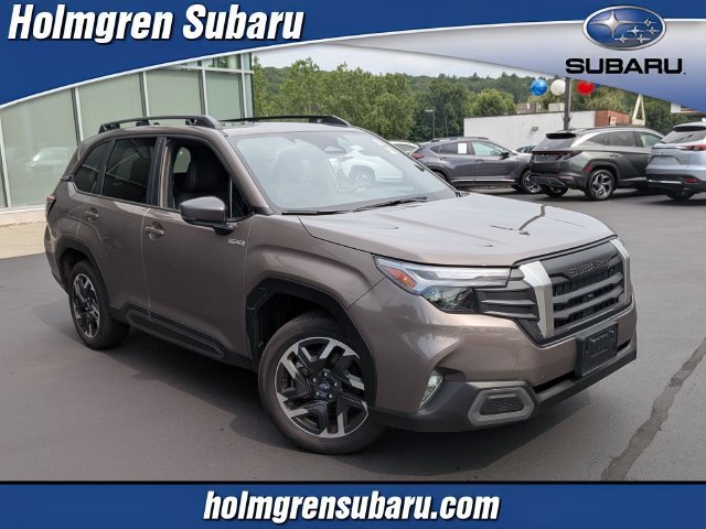 Used 2025 Subaru Forester Limited AWD/4WD image 1