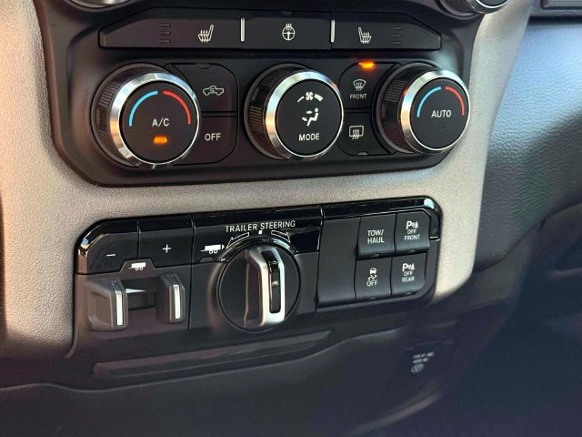 Used 2022 RAM 1500 Big Horn AWD/4WD image 30