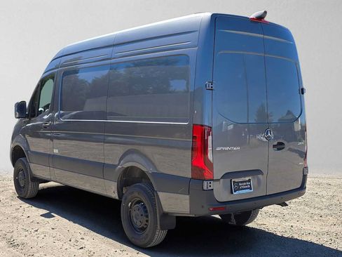 Used 2026 Mercedes-Benz Sprinter 2500 image 5