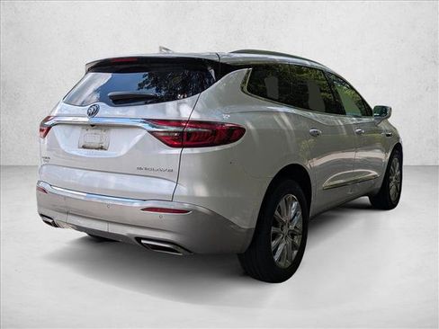 Used 2018 Buick Enclave Premium w/ Experience Buick Package FWD image 5