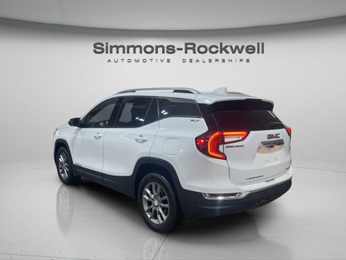 Used 2024 GMC Terrain SLT image 7