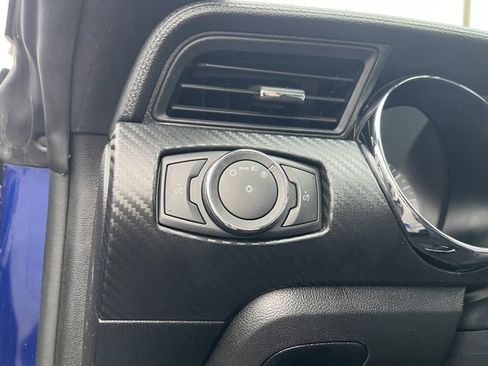 Used 2016 Ford Mustang Convertible image 18