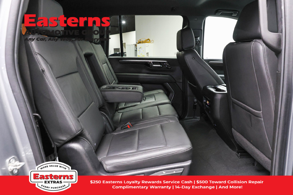 Used 2025 Chevrolet Suburban Z71 AWD/4WD image 26
