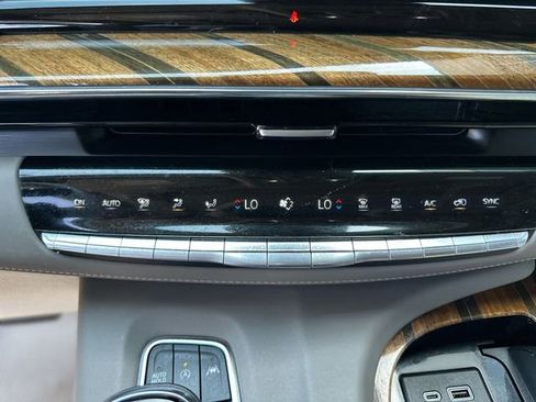 Used 2023 Cadillac Escalade ESV Sport Platinum w/ LPO, ONYX Package AWD/4WD image 20