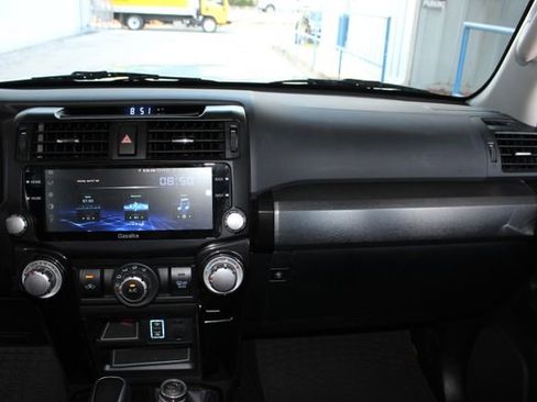 Used 2018 Toyota 4Runner TRD Off-Road Premium AWD/4WD image 23