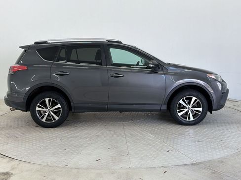 Used 2018 Toyota RAV4 XLE w/ Plus Extra Value Package AWD/4WD image 8