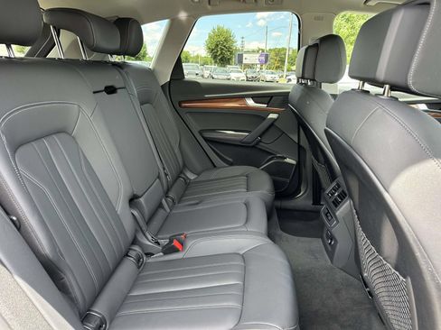 Used 2023 Audi Q5 2.0T Premium Plus w/ Premium Plus Package AWD/4WD image 11