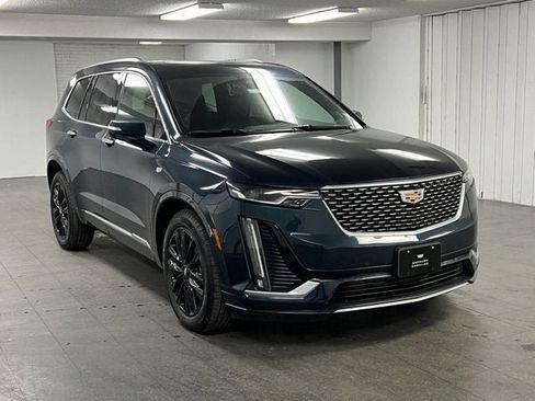 New 2025 Cadillac XT6 Premium Luxury w/ LPO, Floor Liner Package image 7