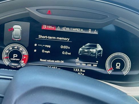 Used 2021 Audi Q8 Premium Plus w/ Premium Plus Package AWD/4WD image 13