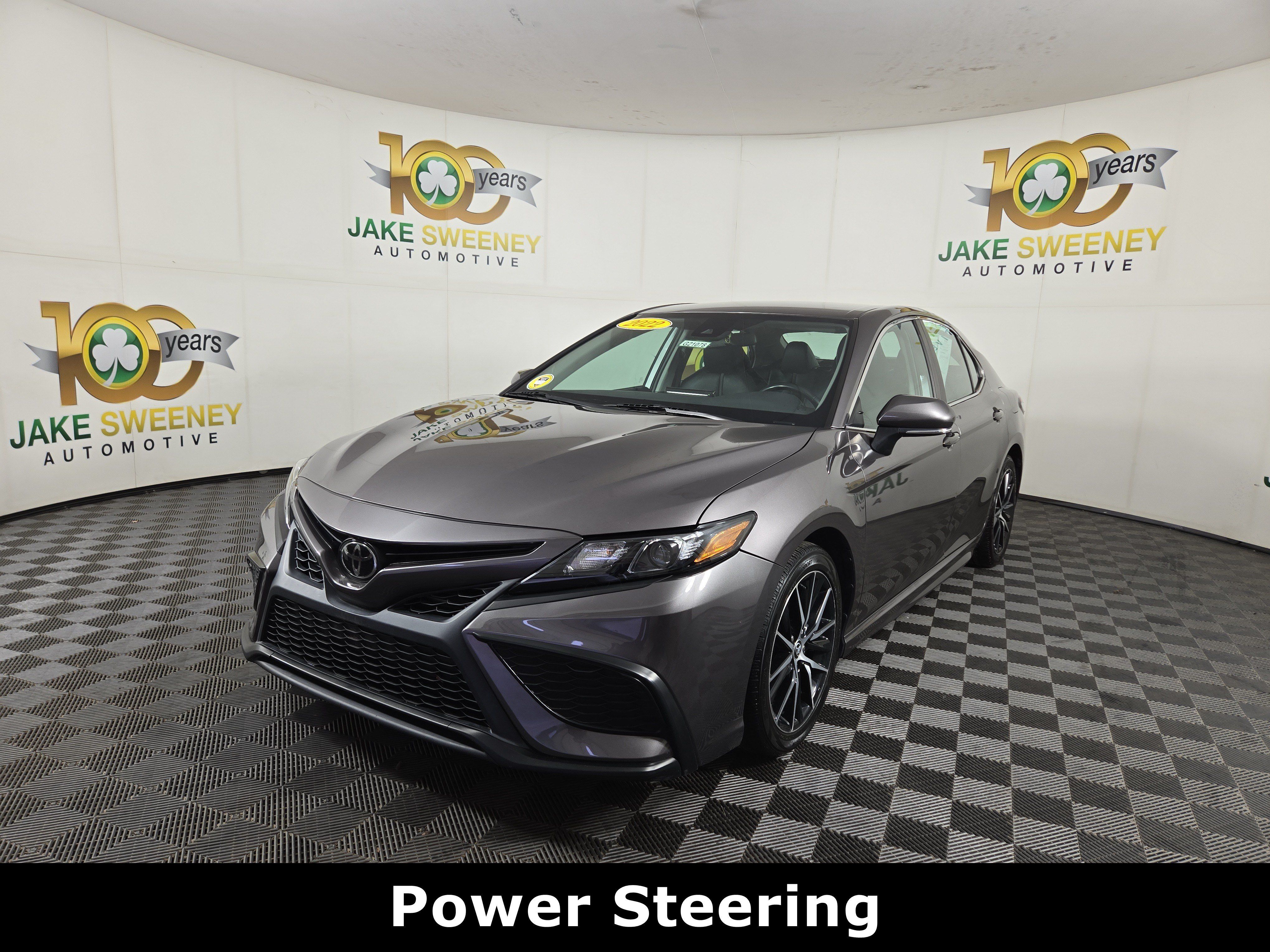 Used 2022 Toyota Camry SE FWD image 3