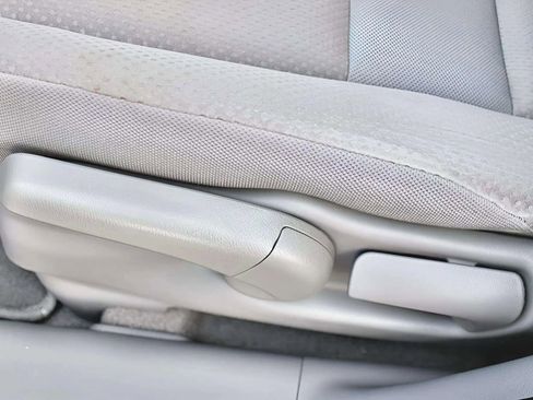 Used 2009 Honda CR-V LX image 11