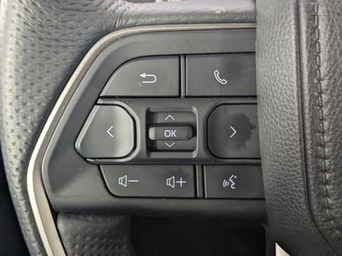 Used 2025 Toyota Tacoma TRD Sport AWD/4WD image 14