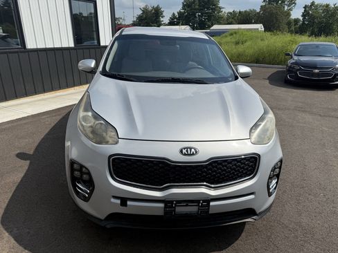 Used 2017 Kia Sportage LX image 2
