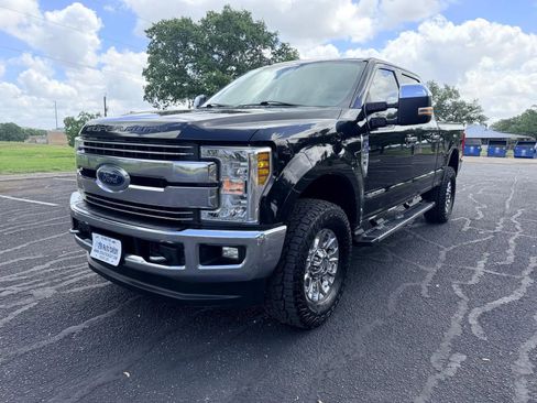 Used 2019 Ford F250 Lariat w/ Chrome Package AWD/4WD image 3