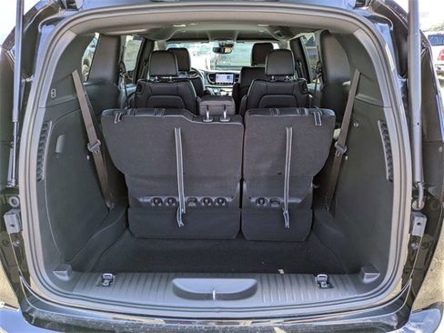 New 2026 Chrysler Pacifica Select image 13