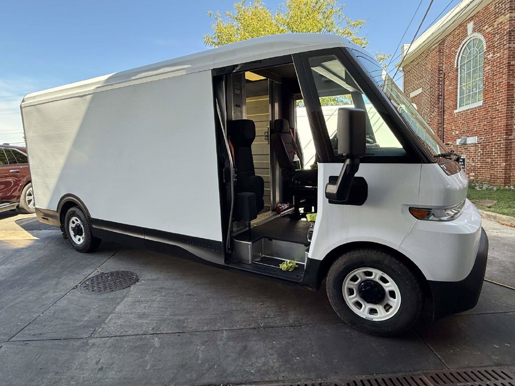 Used 2024 Chevrolet Brightdrop 600 w/ Commercial Equipment Package AWD/4WD image 3