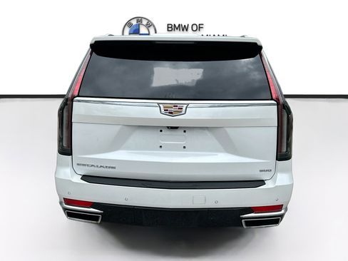 Used 2022 Cadillac Escalade Premium Luxury w/ Performance Package AWD/4WD image 6