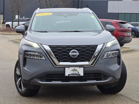 Used 2023 Nissan Rogue SL image 3