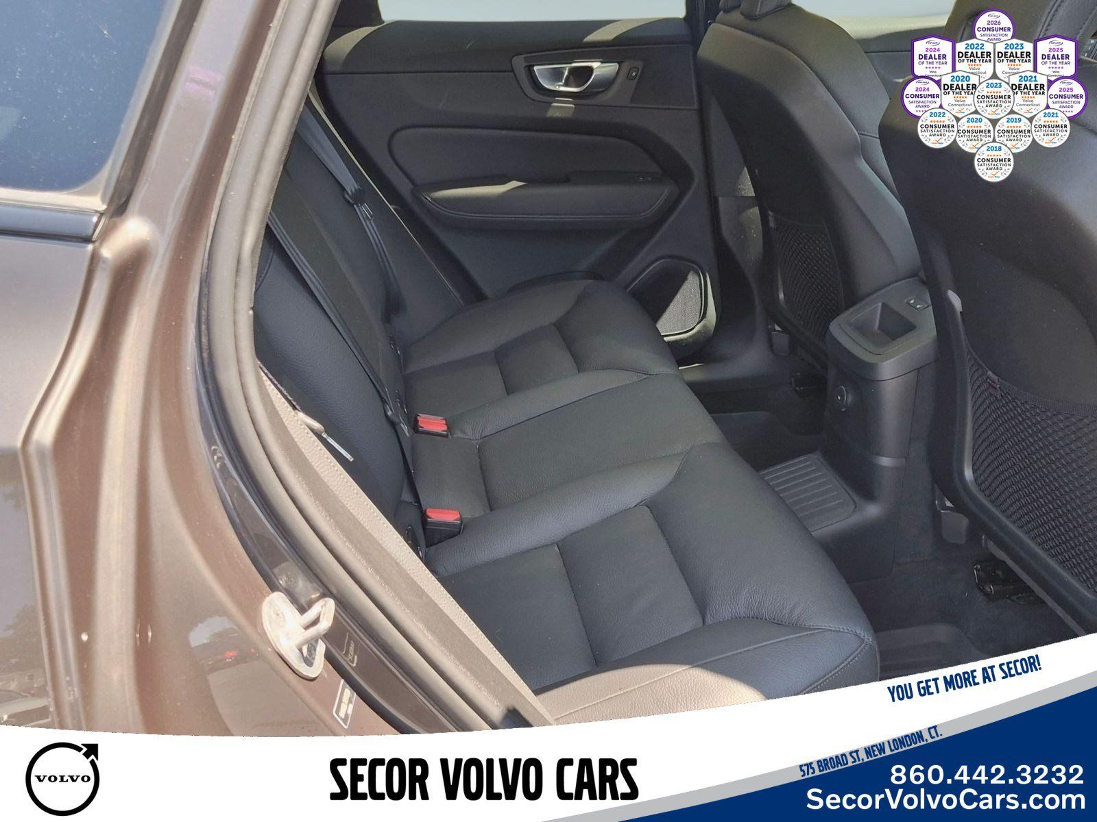 Used 2024 Volvo XC60 T8 Plus w/ Climate Package AWD/4WD image 27