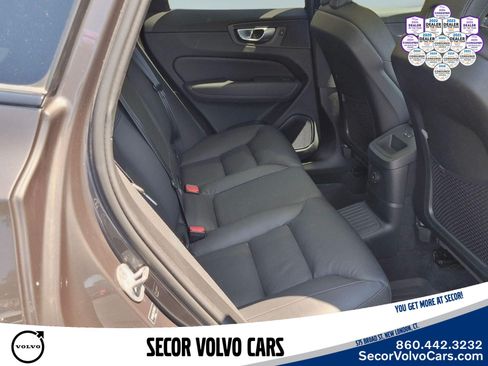 Used 2024 Volvo XC60 T8 Plus w/ Climate Package AWD/4WD image 27