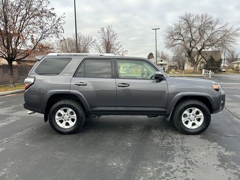 Used 2017 Toyota 4Runner SR5 image 6