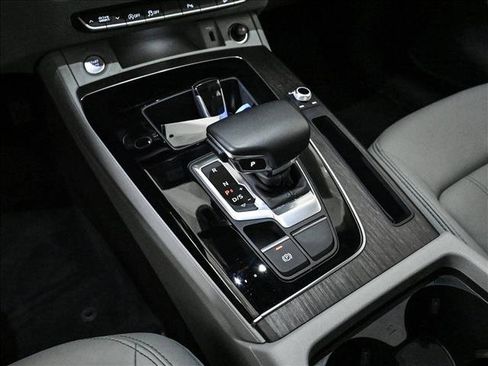 Used 2023 Audi Q5 2.0T Premium w/ Convenience Package AWD/4WD image 12