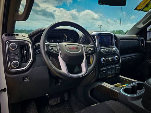 Used 2020 GMC Sierra 1500 Elevation w/ Elevation Value Package AWD/4WD image 14