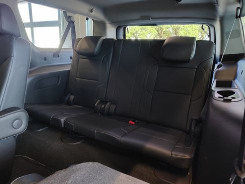 Used 2017 Chevrolet Suburban LT w/ LT Signature Package AWD/4WD image 24