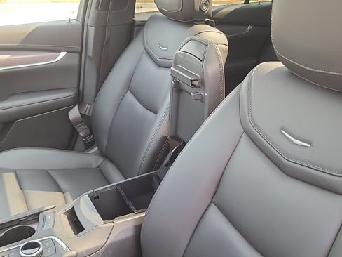 Used 2024 Cadillac XT6 Luxury w/ LPO, Floor Liner Package AWD/4WD image 19