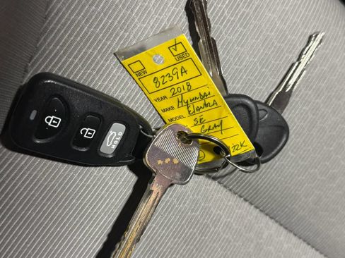 Used 2018 Hyundai Elantra SE FWD image 27
