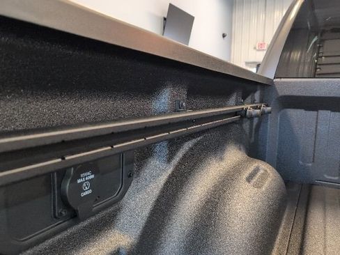 New 2026 RAM 1500 4x4 Crew Cab image 37