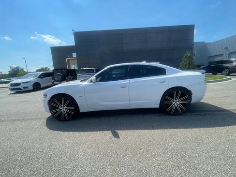 Used 2018 Dodge Charger GT AWD/4WD image 4