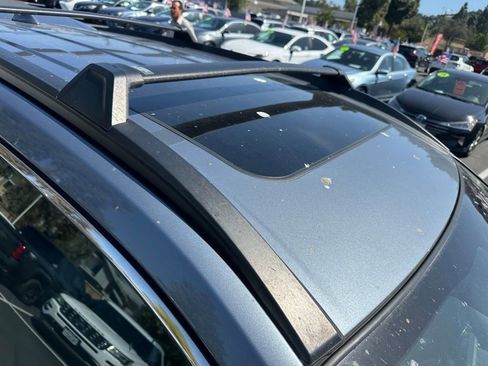 Used 2022 Toyota Corolla Cross XLE w/ Convenience Package image 5