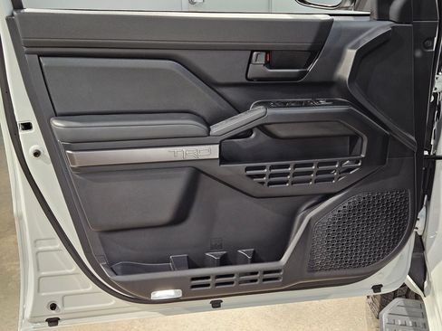 Used 2025 Toyota 4Runner TRD Off-Road image 20